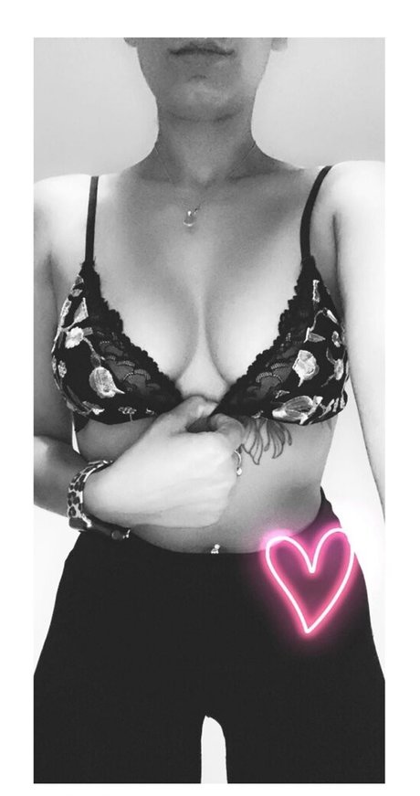 Mariah Leonne freie pornostar bild