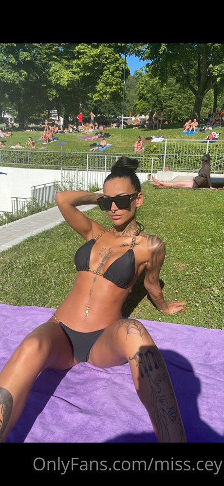 Misspierciink pornostar schöne fotos