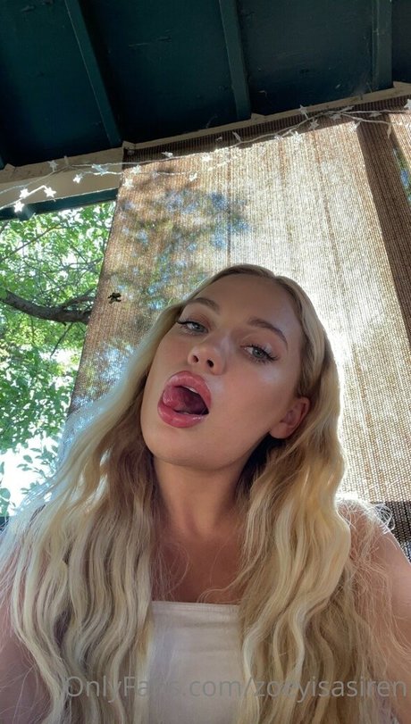 zoeyisasiren erwachsene nackt archiv