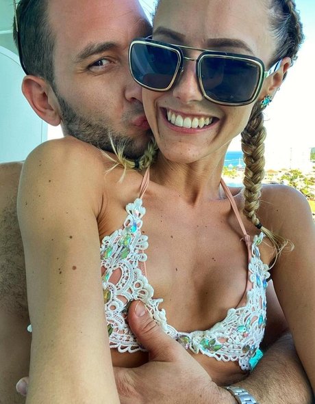 Cliquebaittv akt fotos