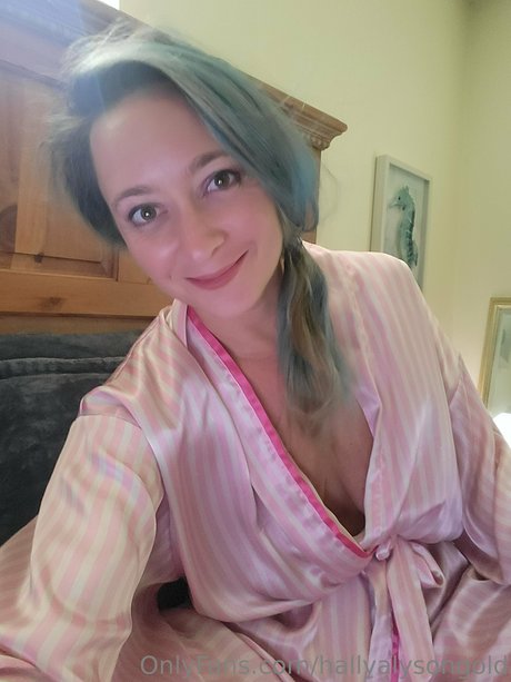 Hally Alyson freie nackte fotos