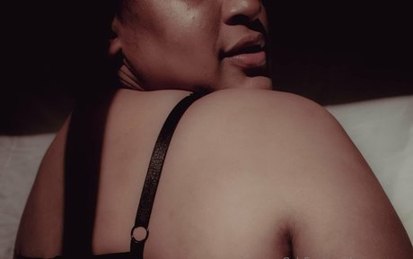 zoesavannax schauspielerin nackte bilder