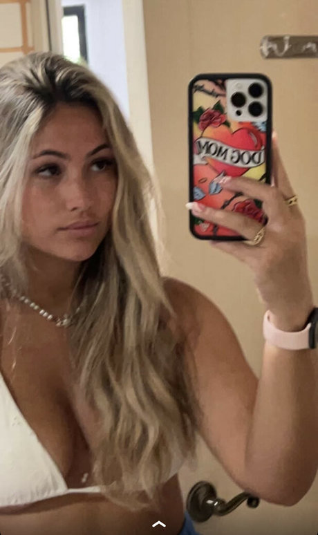 Zoe Ferguson nackt erwachsene bilder