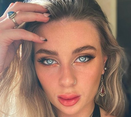 Zoeelfreyah porno erotische galerien