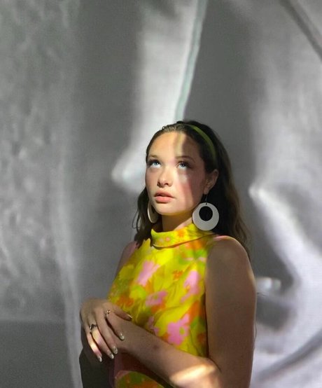 Zoe Colletti hübsche porno foto