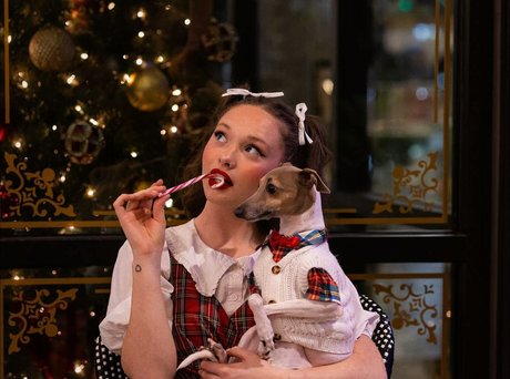 Zoe Colletti nacktheit kostenlose bild