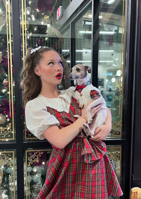 Zoe Colletti hd erwachsene fotos