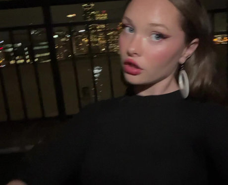 Zoe Colletti sexy galerien