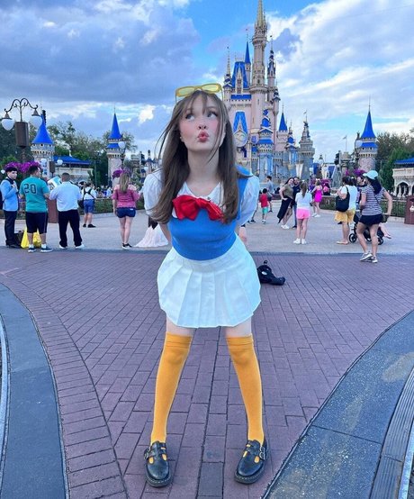 Zoe Colletti erotische kunst bild