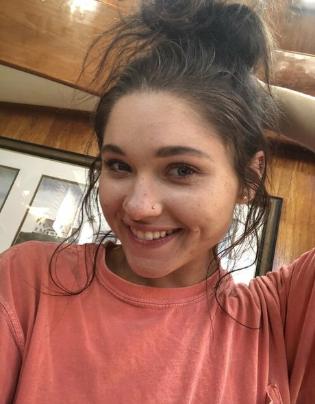 Zoe Bloom hübsche erwachsene fotos