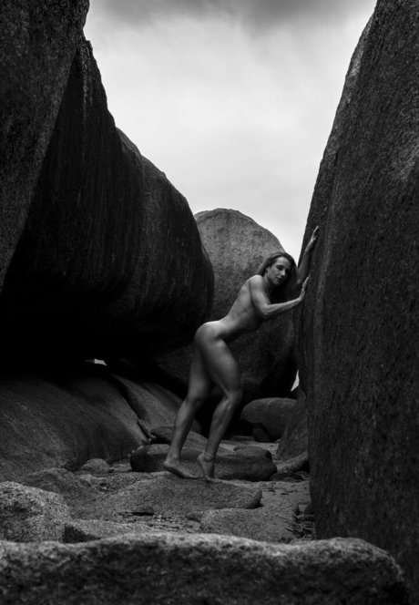 zierliche latina-onlyfans top nacktheit fotos