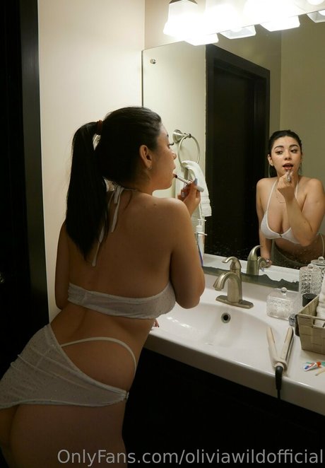 oliviawildofficial exklusive hübsche bilder
