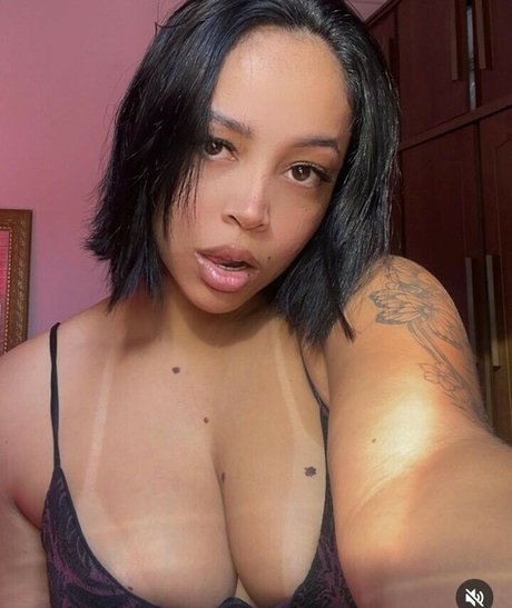 Nathalia Ottoni schöne pornographische foto