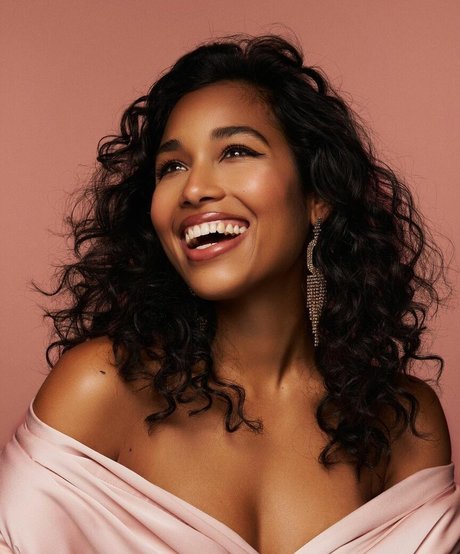 Clemence Botino porno akt archiv