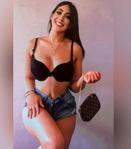 Karithecherry nackt top bild