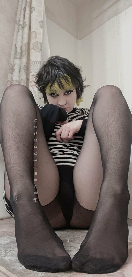 Gremlinbxtch schöne akt bild