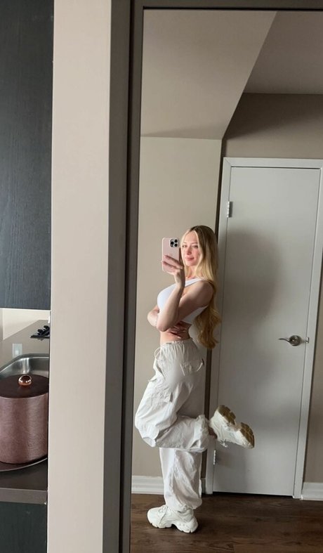 schlanke onlyfans kostenlose galerie