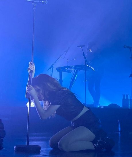 Lauren Mayberry erwachsene kostenlose galerie