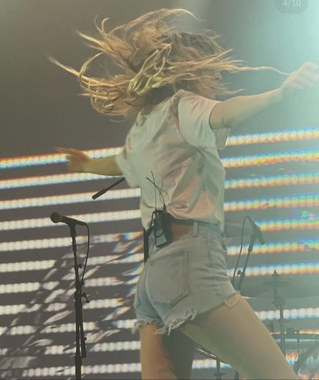 Lauren Mayberry xxx kostenlose fotos