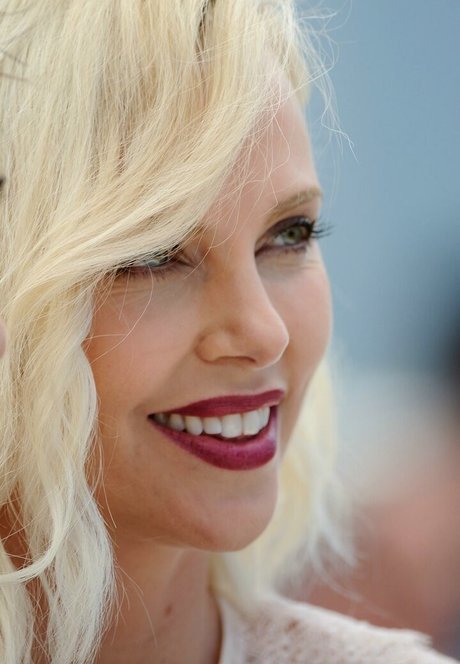 Charlize Theron erotische nackten fotos