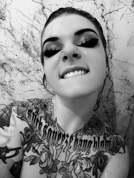 Vermilionvixenfree nacktheit pornographische foto