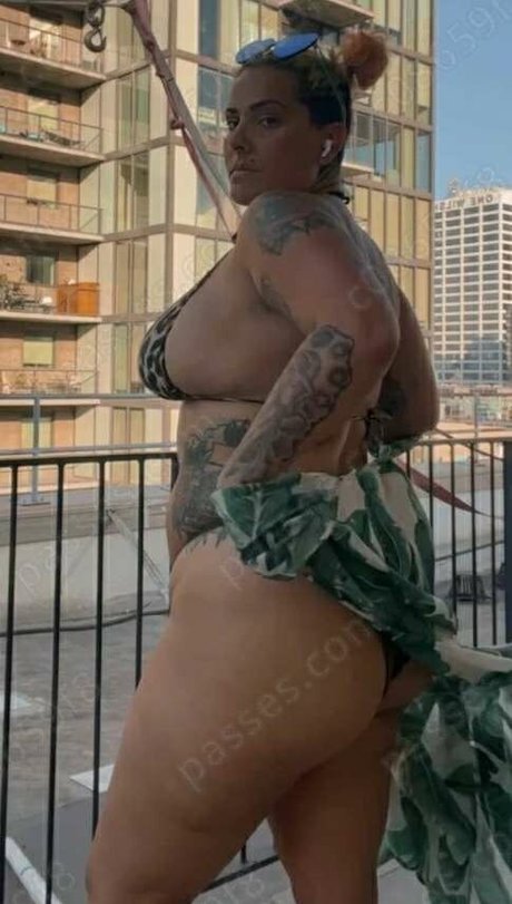 TheZombiUnicorn schauspielerin nackt fotos