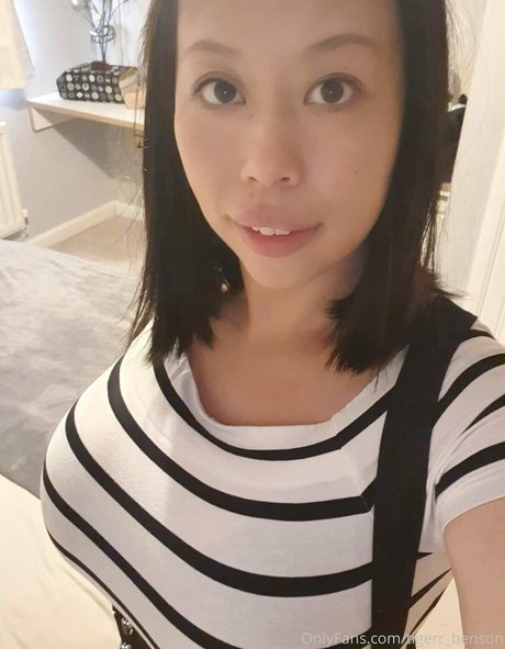 Tigerr Benson schöne akt foto