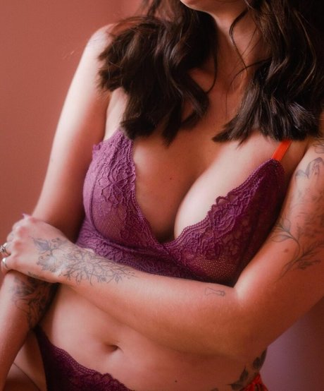 Marcela McGowan akt pornostar bilder