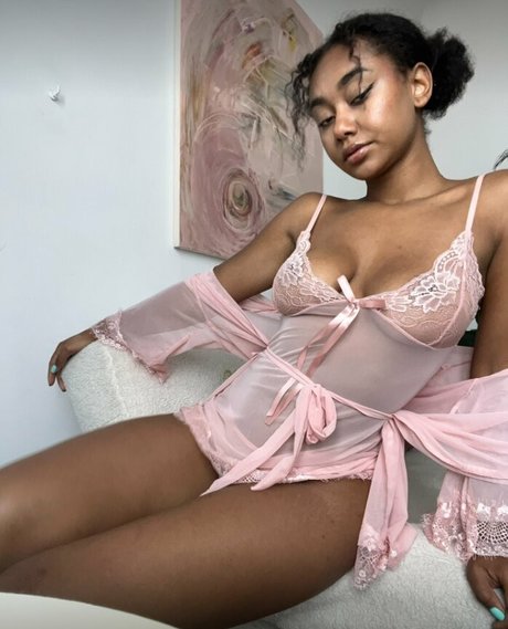 Elizabeth Anorue pornostar hübsche fotos