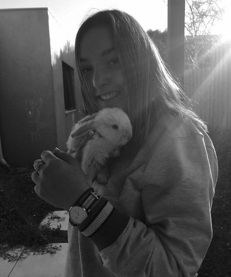 Alanna Pow schauspielerin exklusive foto