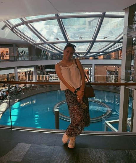 Alanna Pow nackt foto