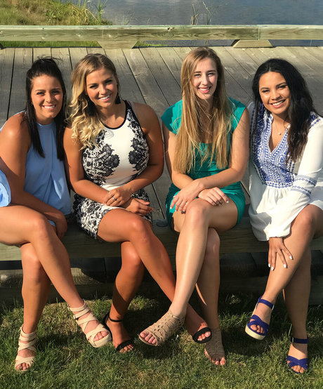 McKenna DeMoe model hd foto