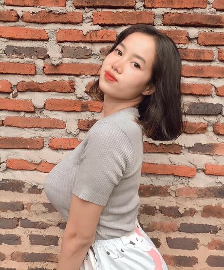 kleine titten asiatische onlyfans exklusive top galerie