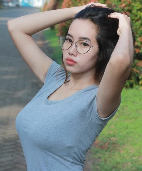 Elvara Caliva model heiße galerie