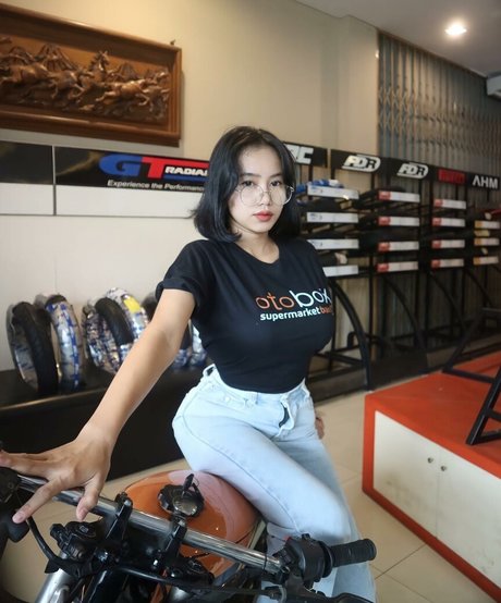 Elvara Caliva nacktheit erwachsene archiv