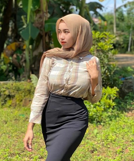 Elvara Caliva hd top foto