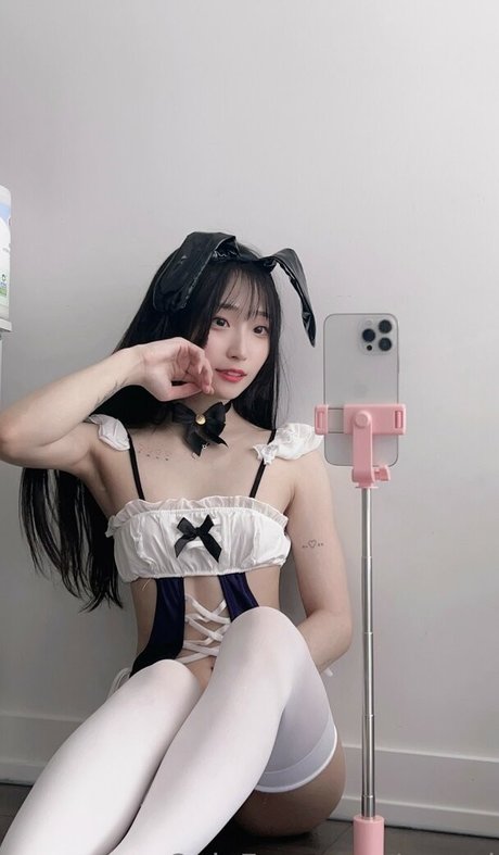 Awwni pornostar xxx bild