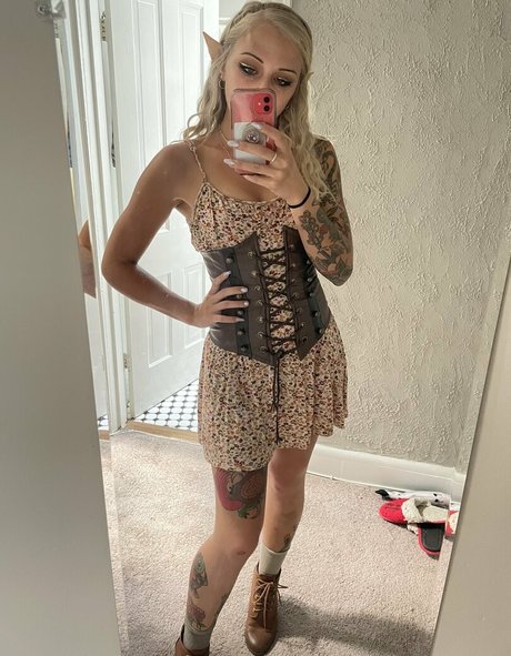 Alliekazam nackt hübsche galerie