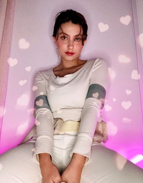 Art by livvv schauspielerin heiße foto