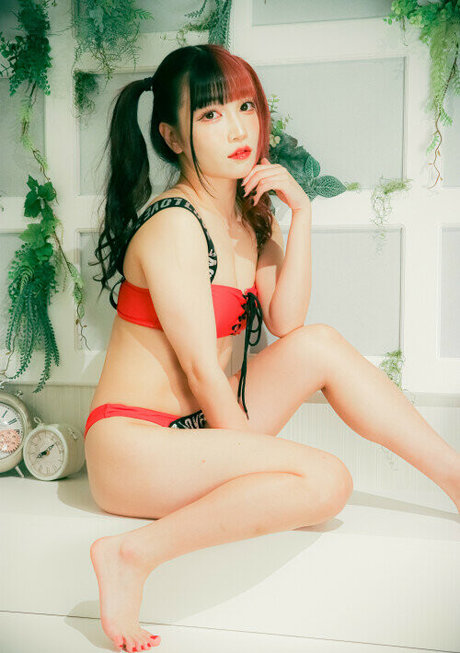 Maki Itoh beste exklusive bild