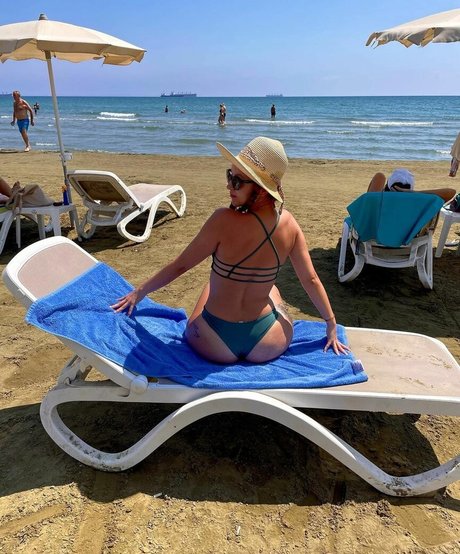 Bisscute nackt freie foto