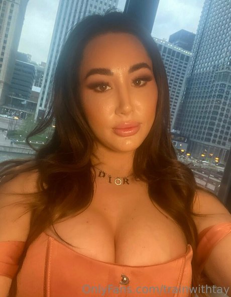 TrainWithTay schauspielerin sex bild