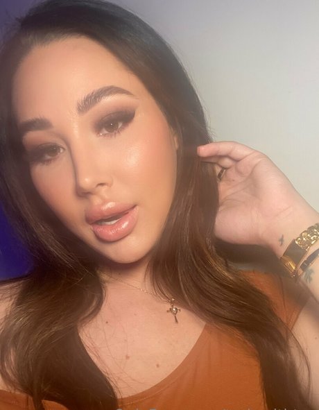 TrainWithTay model sexy archiv