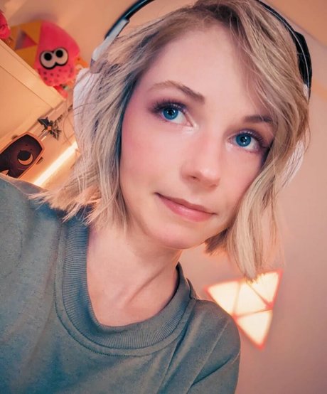 Missclick Gaming hübsche akt bild