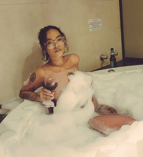 Bruna Santiago pornostar kunst bild