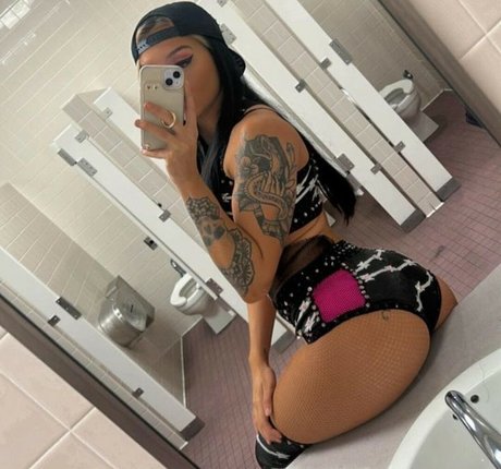 Cora Jade perfekte exklusive bild