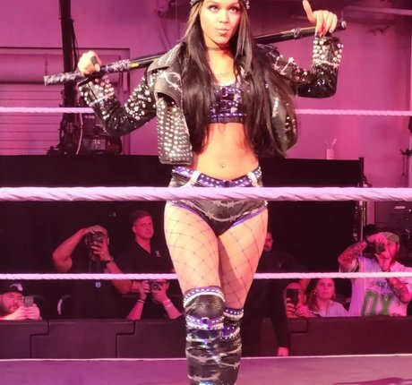 Cora Jade hübsche pornographische fotos