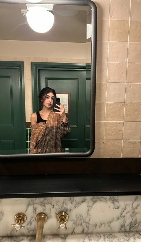 Alexa Mansour sexy erwachsene galerie