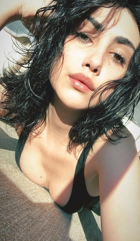 Alexa Mansour exklusive nackt fotos