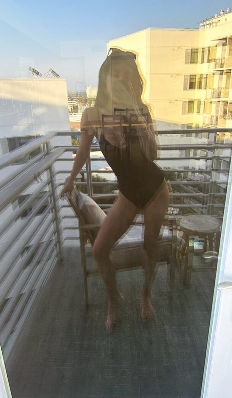 Alexa Mansour model sex foto